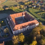 Zamek w Niepołomicach z drona Zamek w Niepołomicach z drona